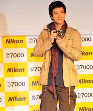 王力宏代言日本相机遭网友炮轰:这是在找骂