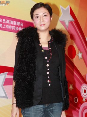 吴绮莉承认占伤残人士车位:因赶时间买狗粮