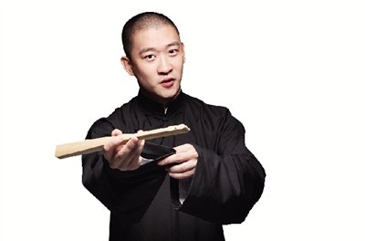 曹云金公开征婚称渴望谈恋爱:长得精神 又有钱