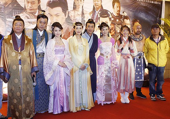 《新圆月弯刀》张智尧担纲 柳岩称比温碧霞纯情