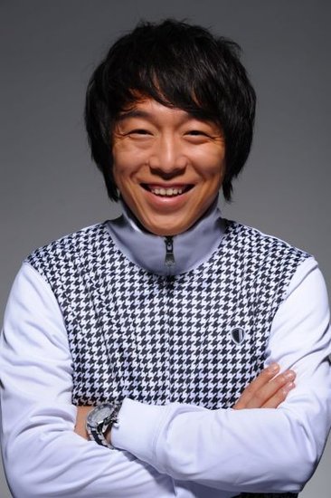 黄渤被曝婚外情 屡携神秘长发女回豪宅过夜